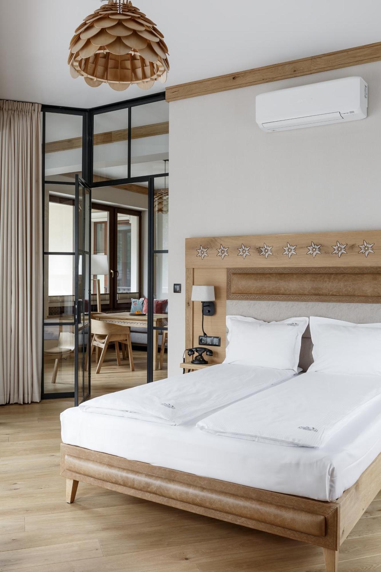 Aparthotel Cristina ザコパネ エクステリア 写真